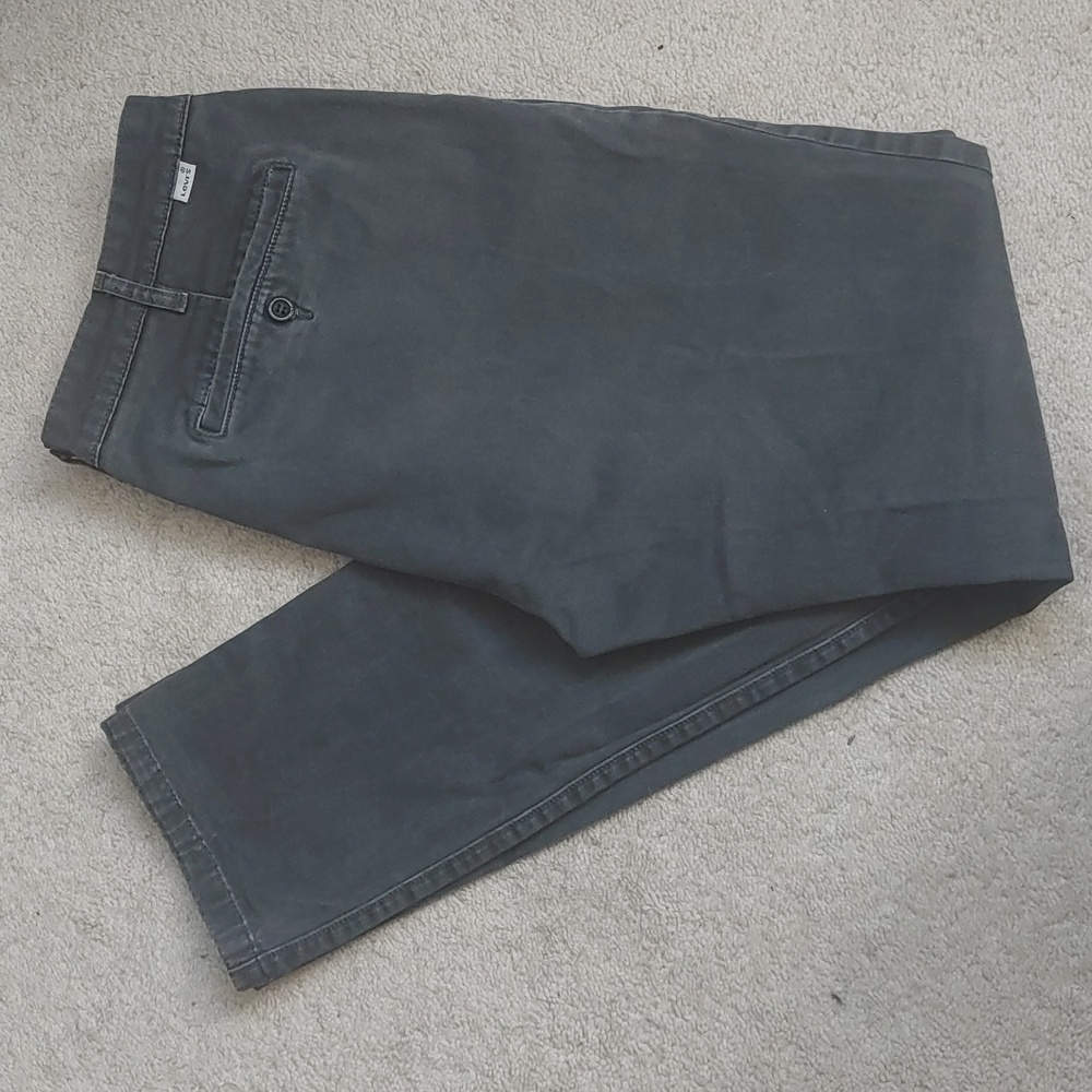 Levi's Men's Dark Gray Chinos